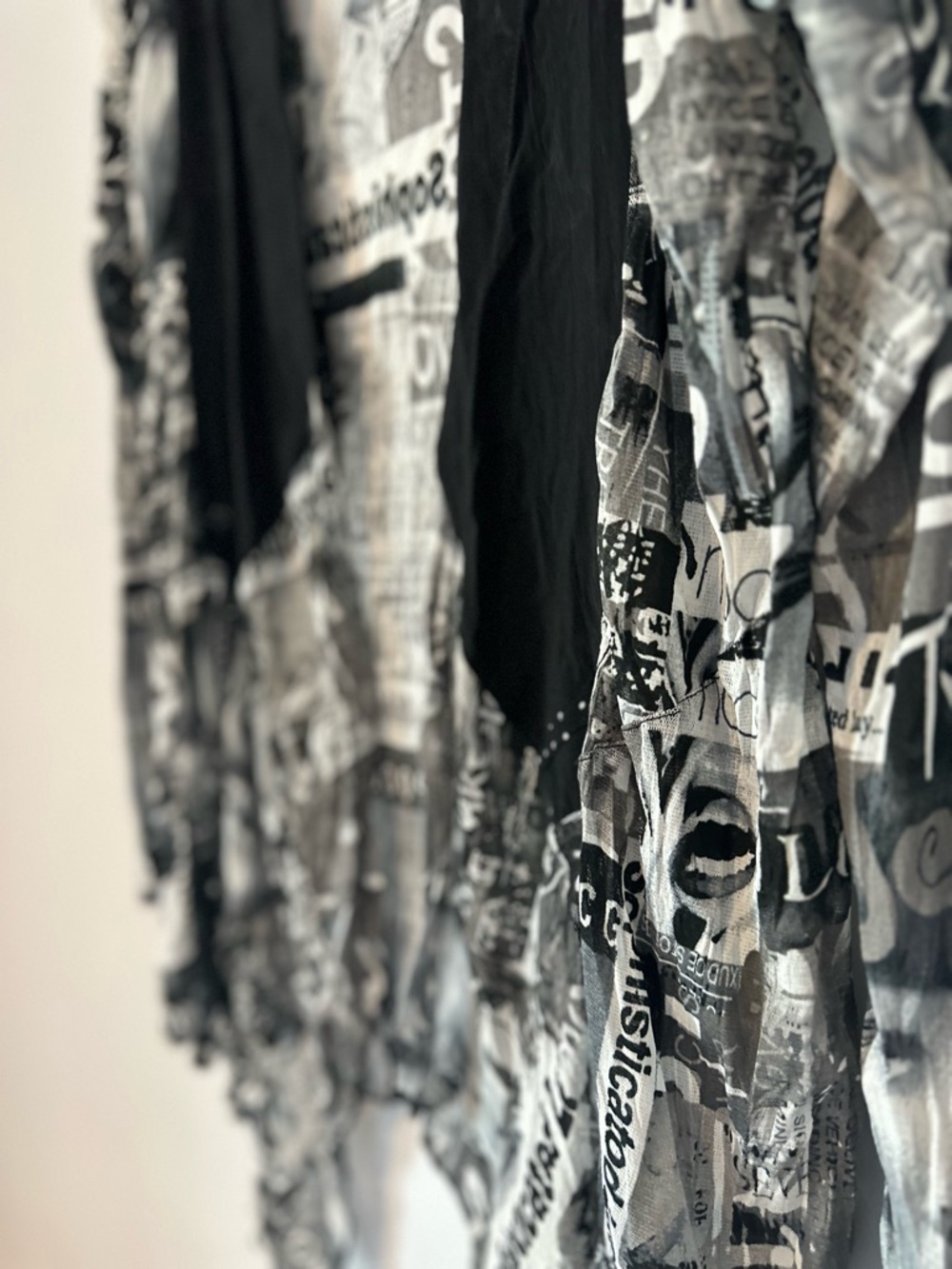 Black Gray Printed Open Front Cardigan Women’s Small Draped Lightweight Y2K - Picture 4 of 11